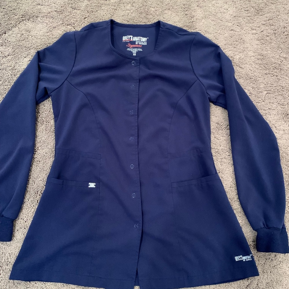 ***FULL SET***Grey’s Anatomy Signature Collection scrub set in navy, size XSTALL